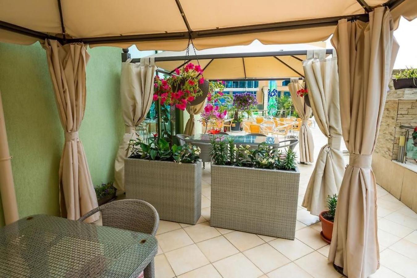Family Hotel Gallery Sunny Beach Exterior foto